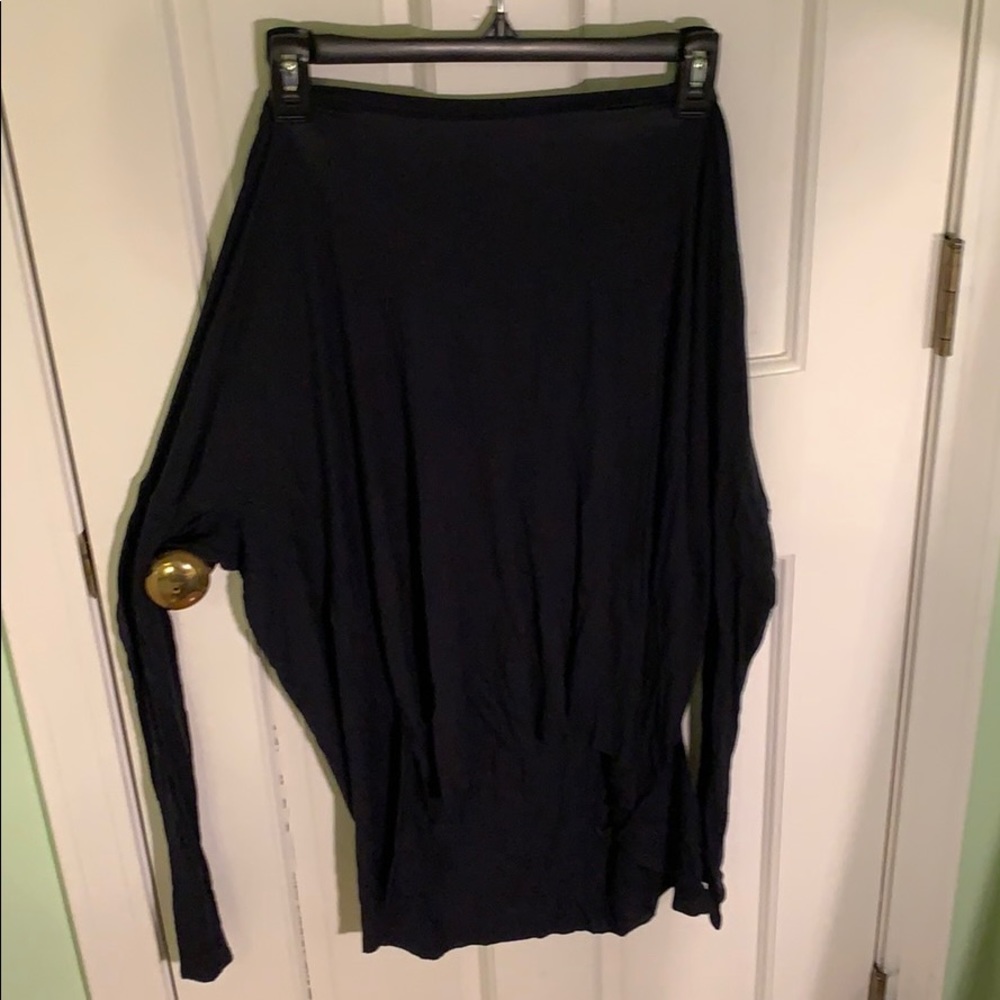 basic long and loose fitting t shirt
